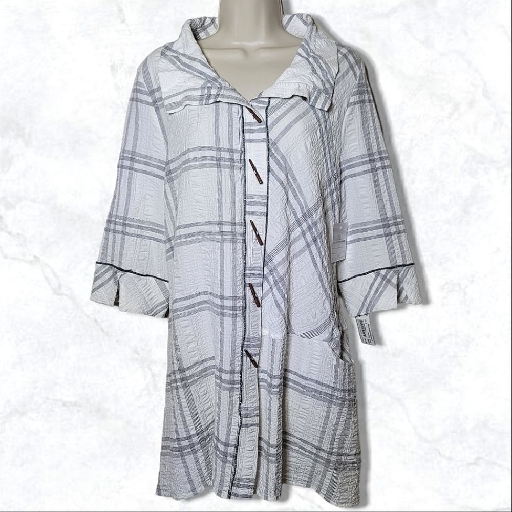 Moonlight Y&S Plaid Crop Sleeve Button-Up Tunic